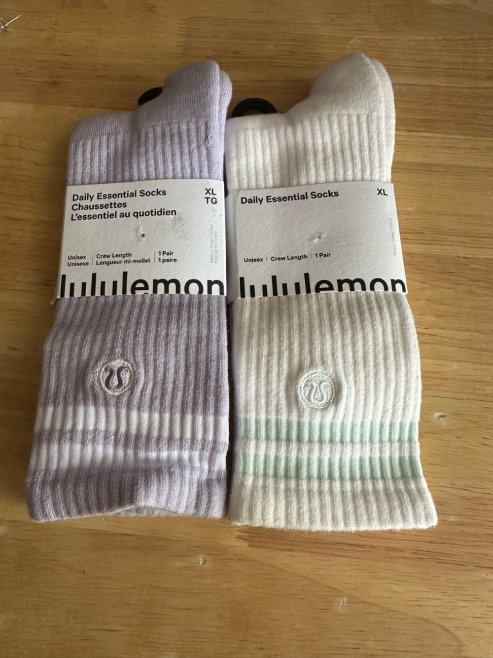 Lululemon Daily Essential Crew Socks – Lavender & White (XL)